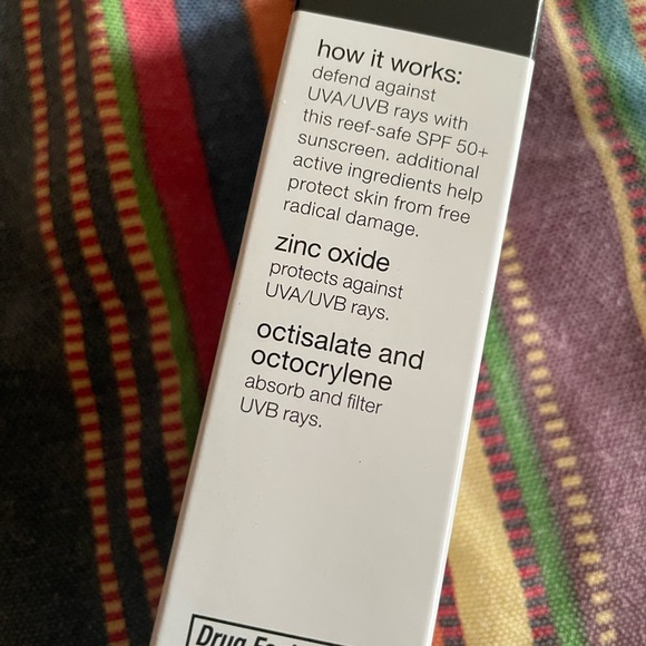 PCA skin Daily Defense Broad Spectrum spf 50+ - Picture 3 of 5